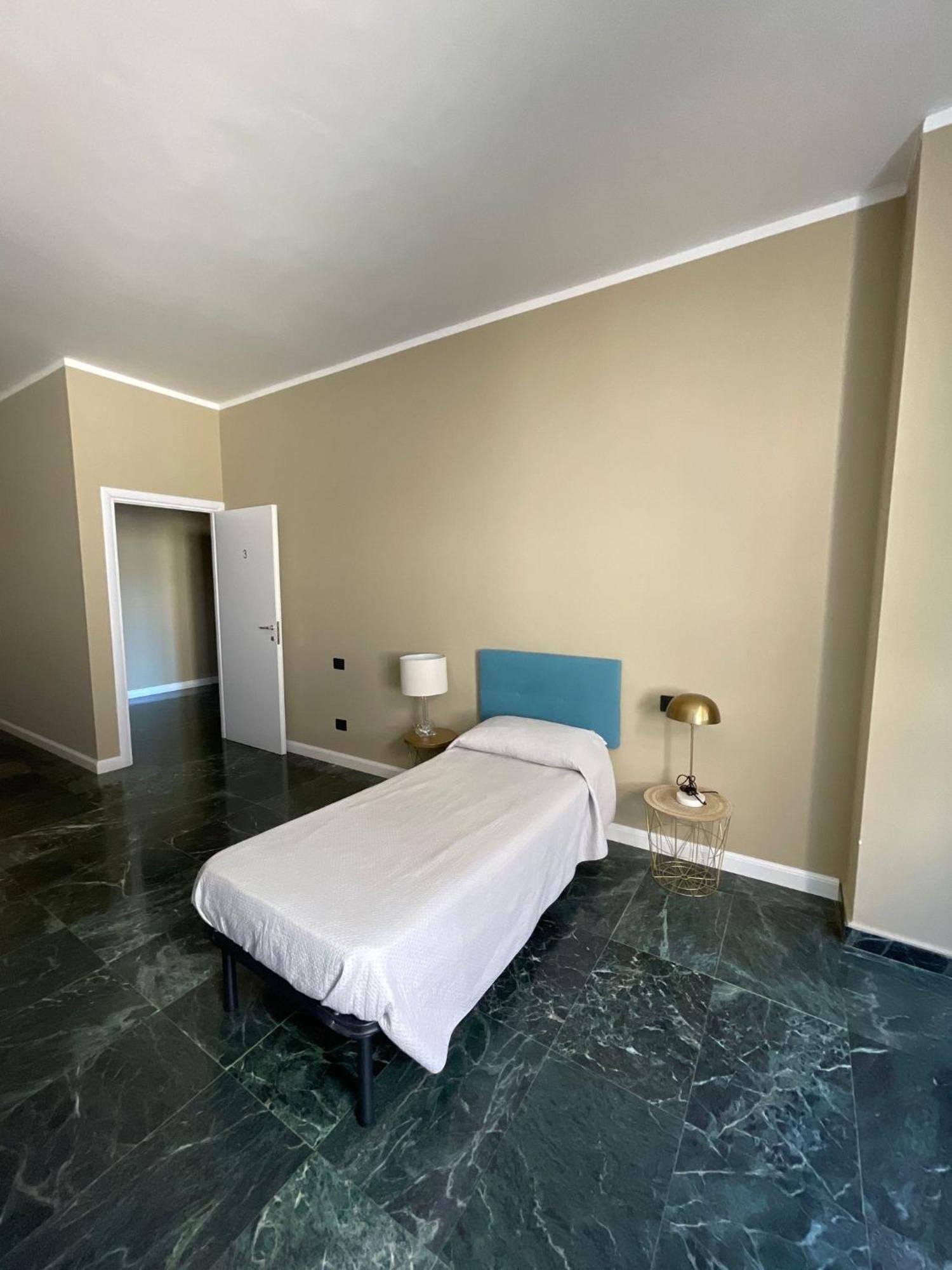 B&B Piazza Duomo Al 55 Voghera Bagian luar foto