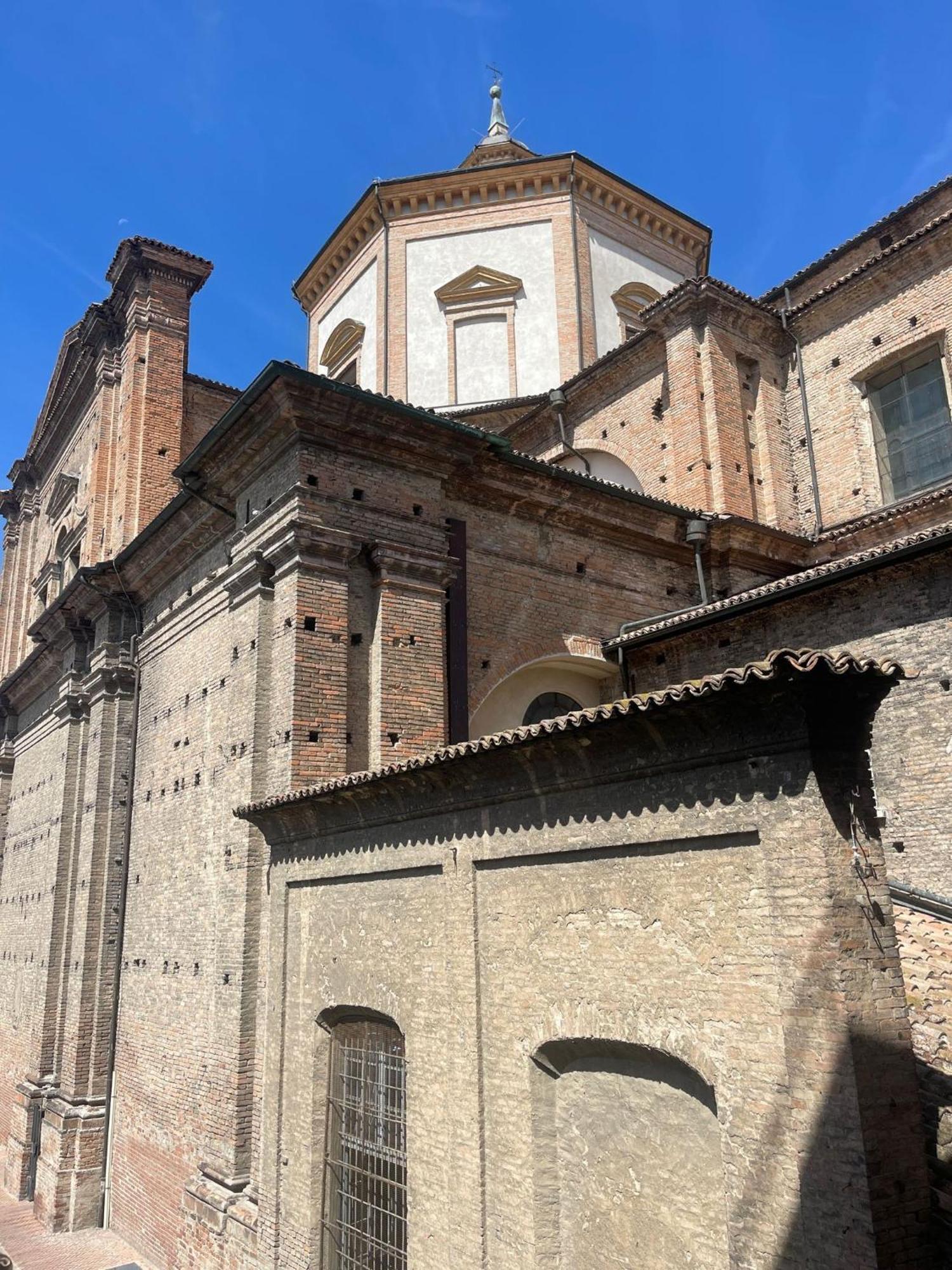 B&B Piazza Duomo Al 55 Voghera Bagian luar foto